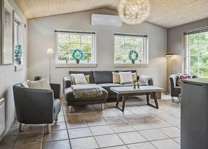 10843-ulfborg-baekbyvej-81 Feriehus *